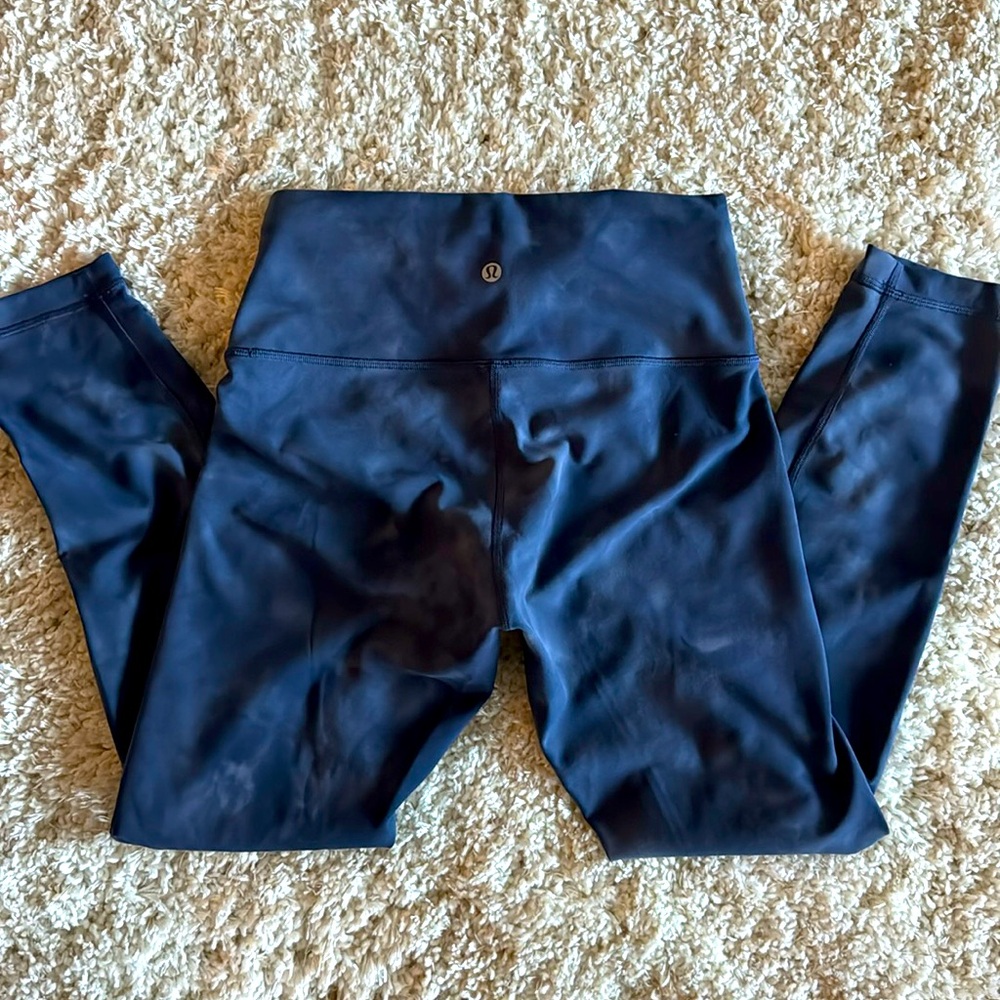 Lululemon Blue Diamond Die size 8